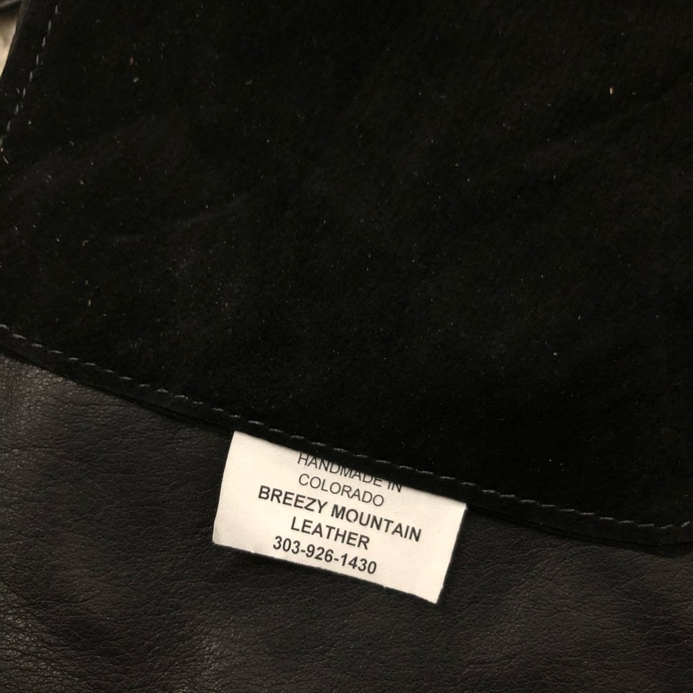 Breezy Mountain Leather Crossbody Black Bag - Picture 7 of 12